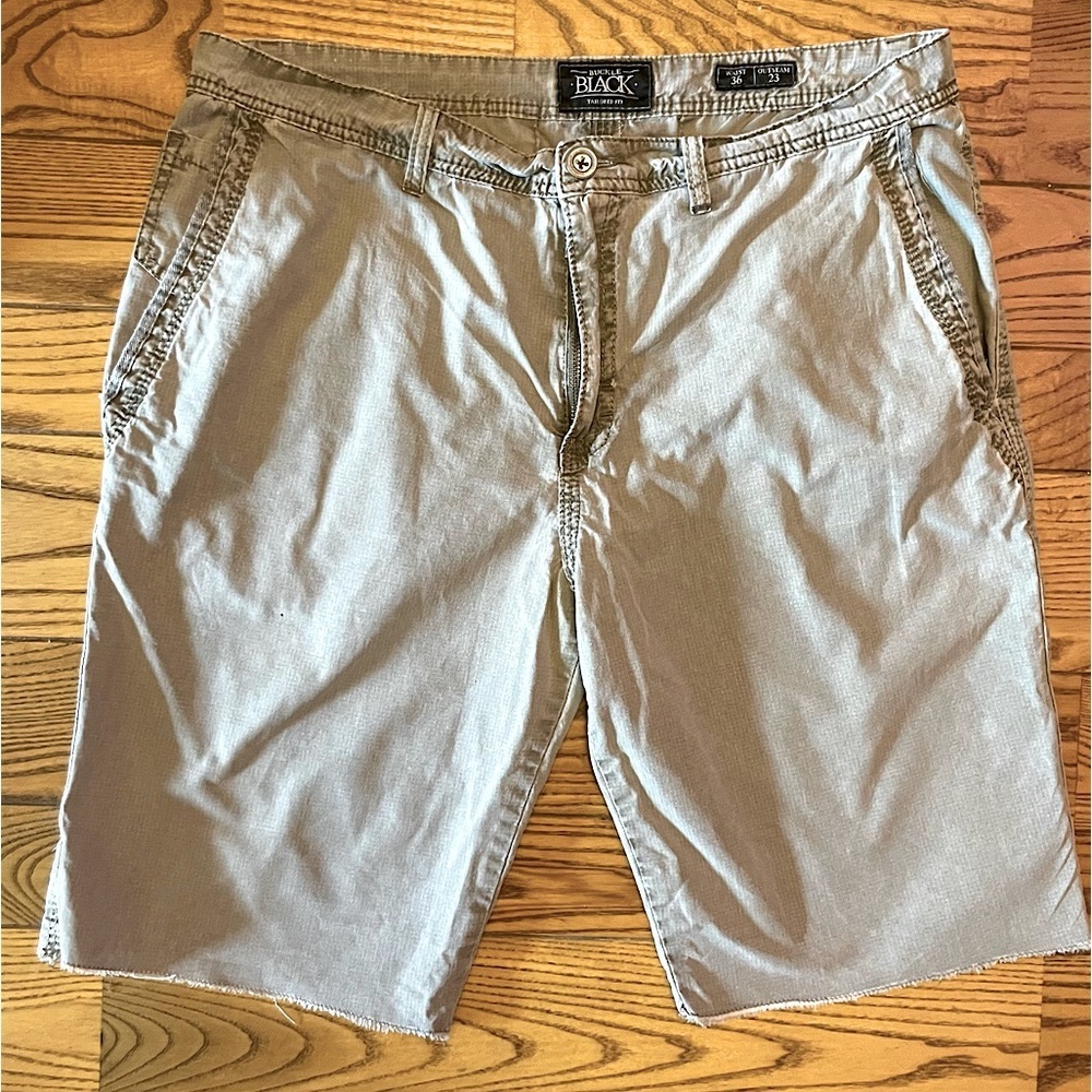 BKE Buckle Black Tailored Shorts Olive Flat Front Sz 36